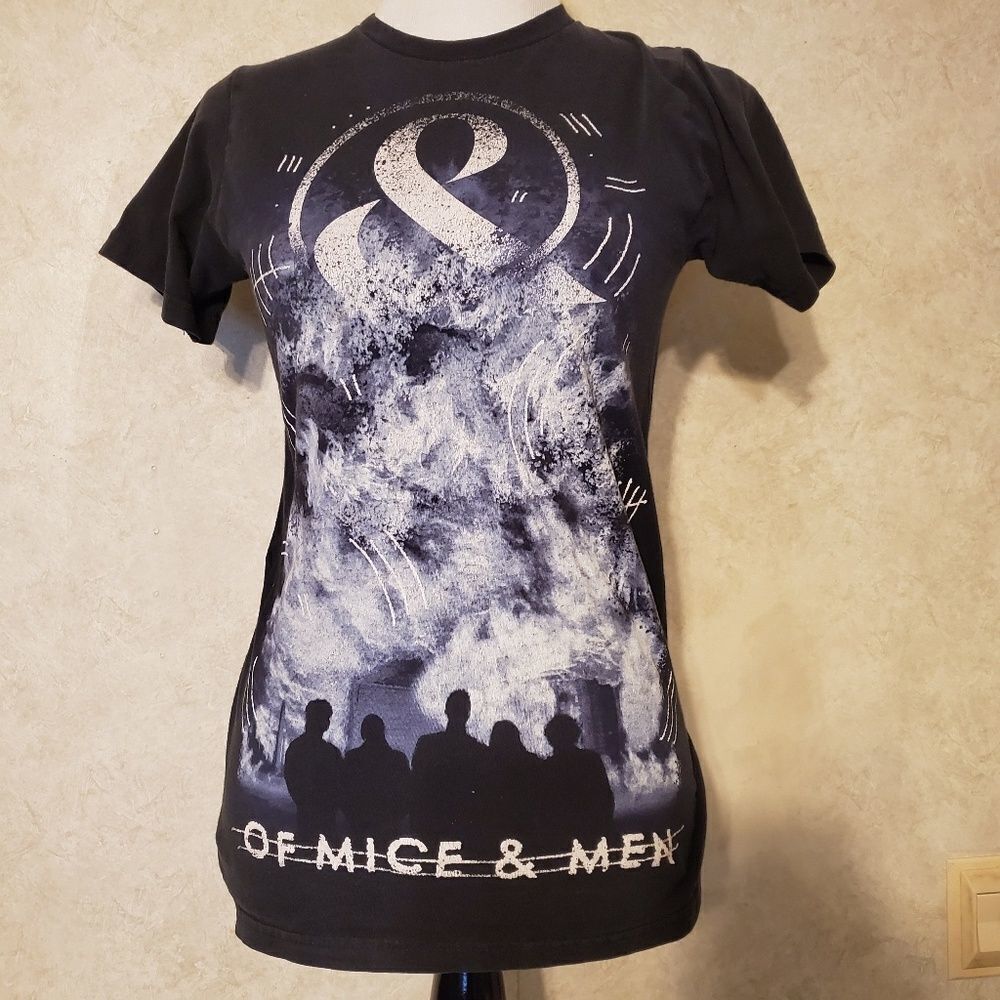 Hot Topic "Of Mice and Men" graphic tee - …